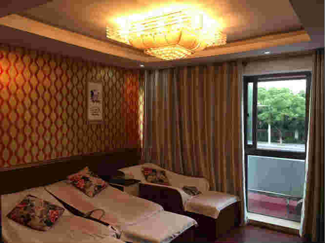 �����Ͷ�·С���ſ���ԡ��ת��