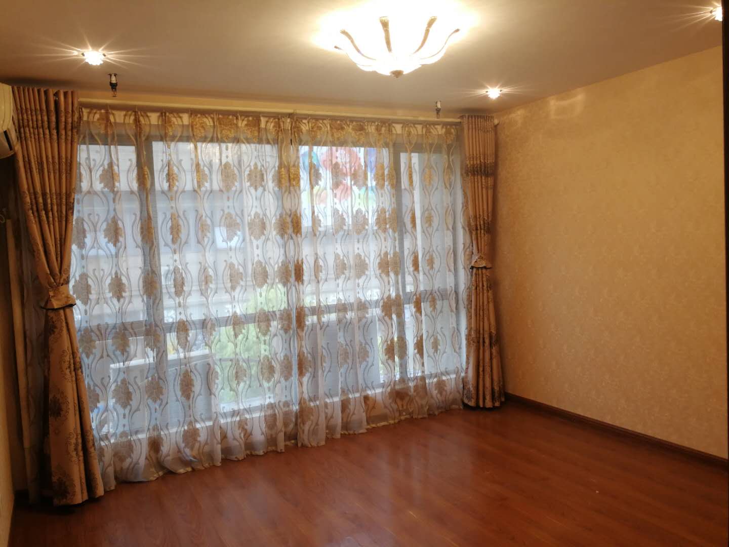 �±������㳡�ٽ�����ת��  �ѳɽ�