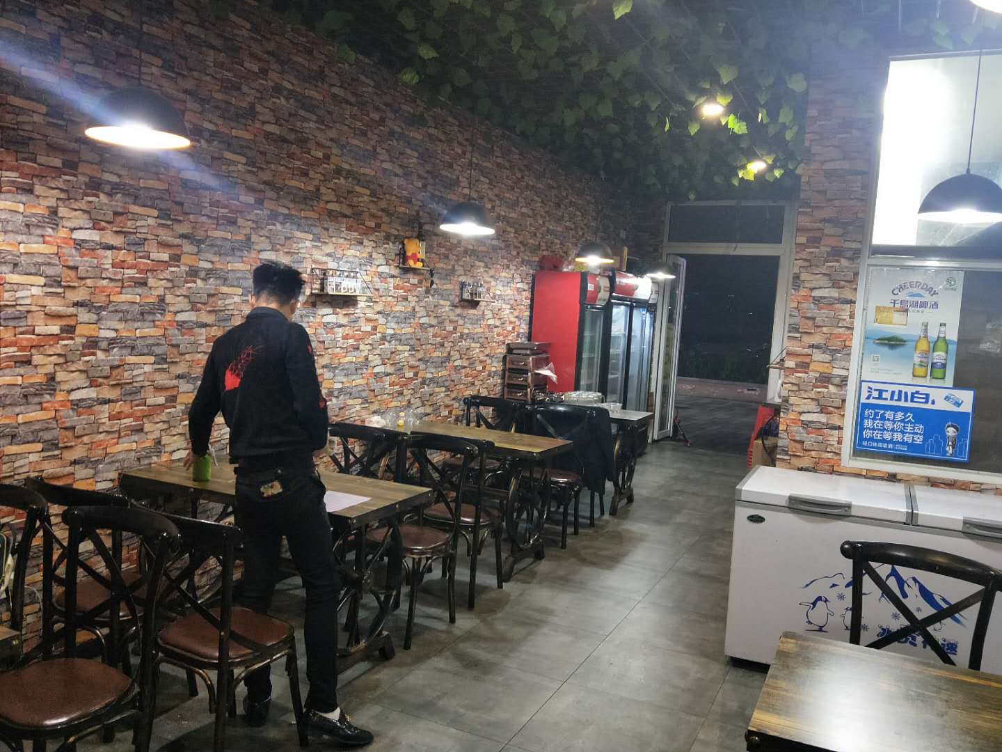 �����ѧ���ܱ߲͹�ת��   �ѳɽ�