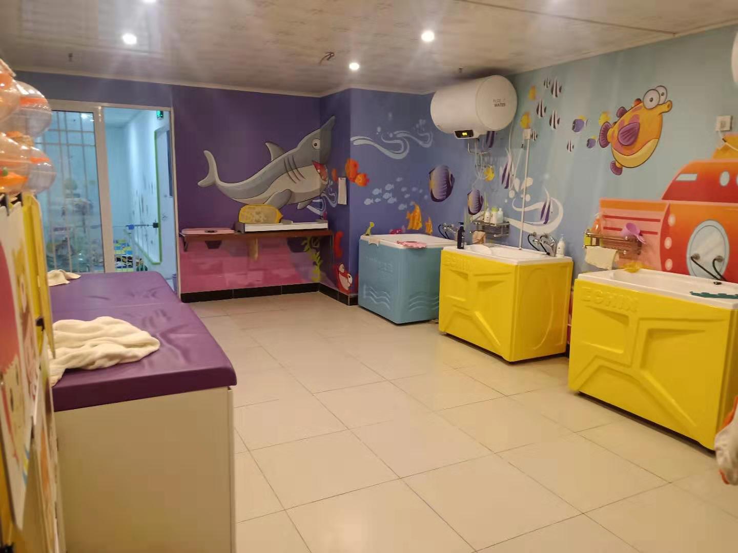 �±�С������ĸӤ��ת��