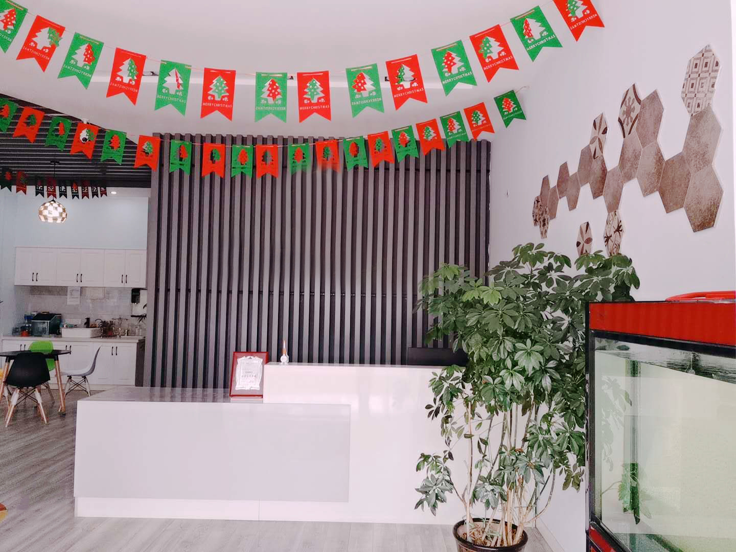 ��������ٽ�����ת�ã���ҵ����