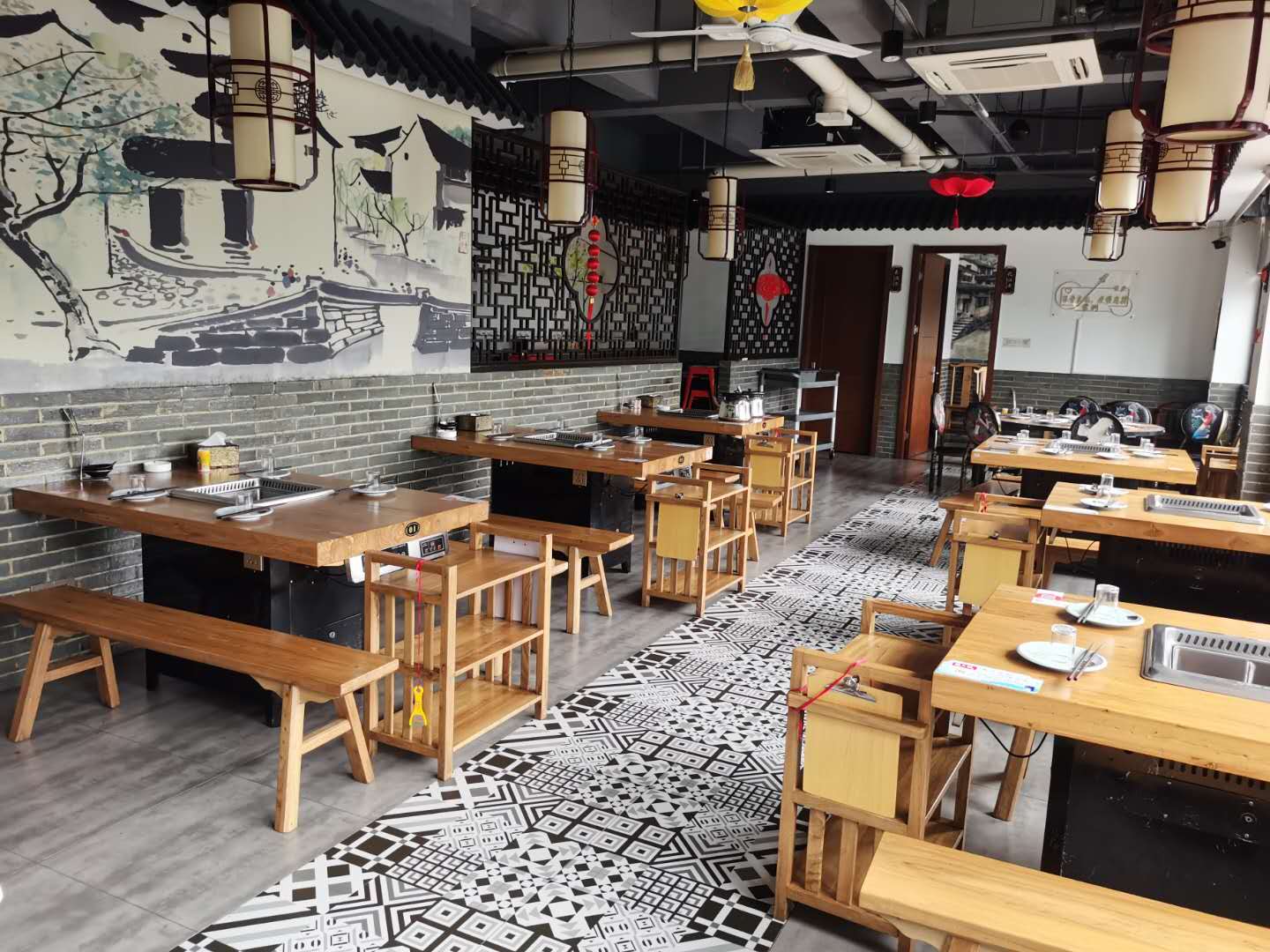 �±�������ʮ��·��С���ſڻ����ת��