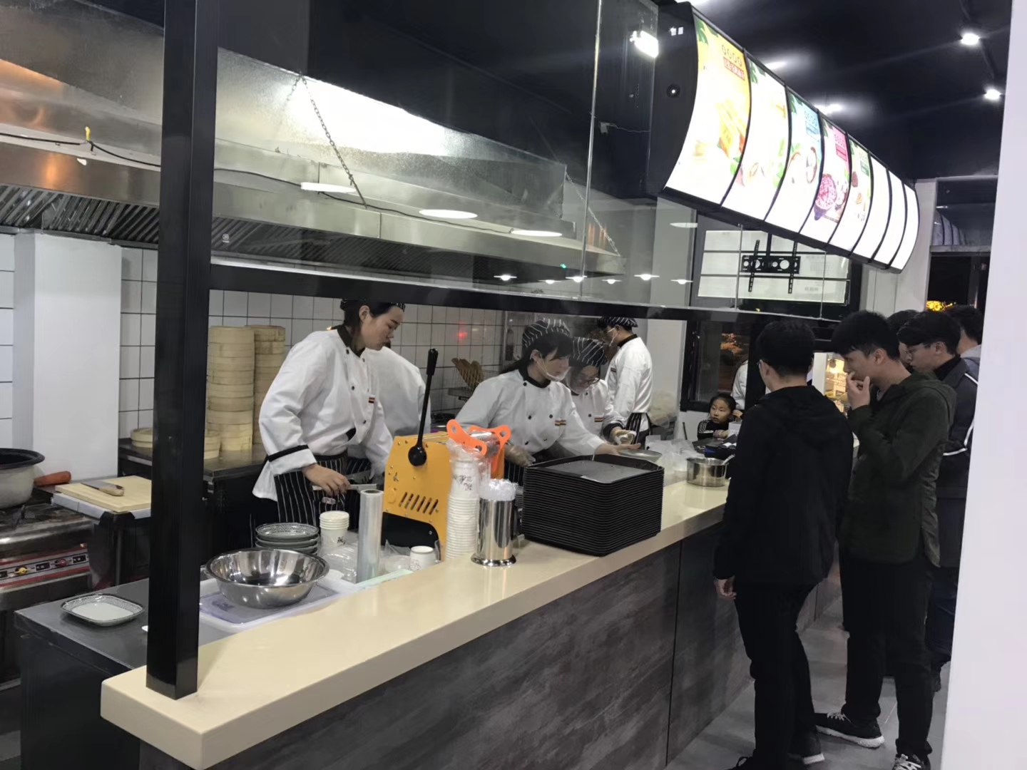 �±��Ӻ����г���������ת����ҵ����