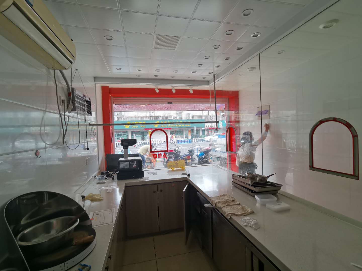 �����˳����ſ�����ת��  ��ת��