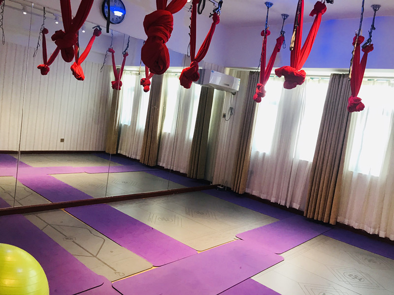 �����ɽ��ӯ���ж�����٤��ת��