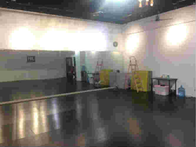 ���Ź㳡�赸��ѵ��ת��