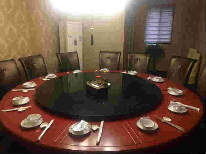 �����Ǻӹ����Ա߷���ת��