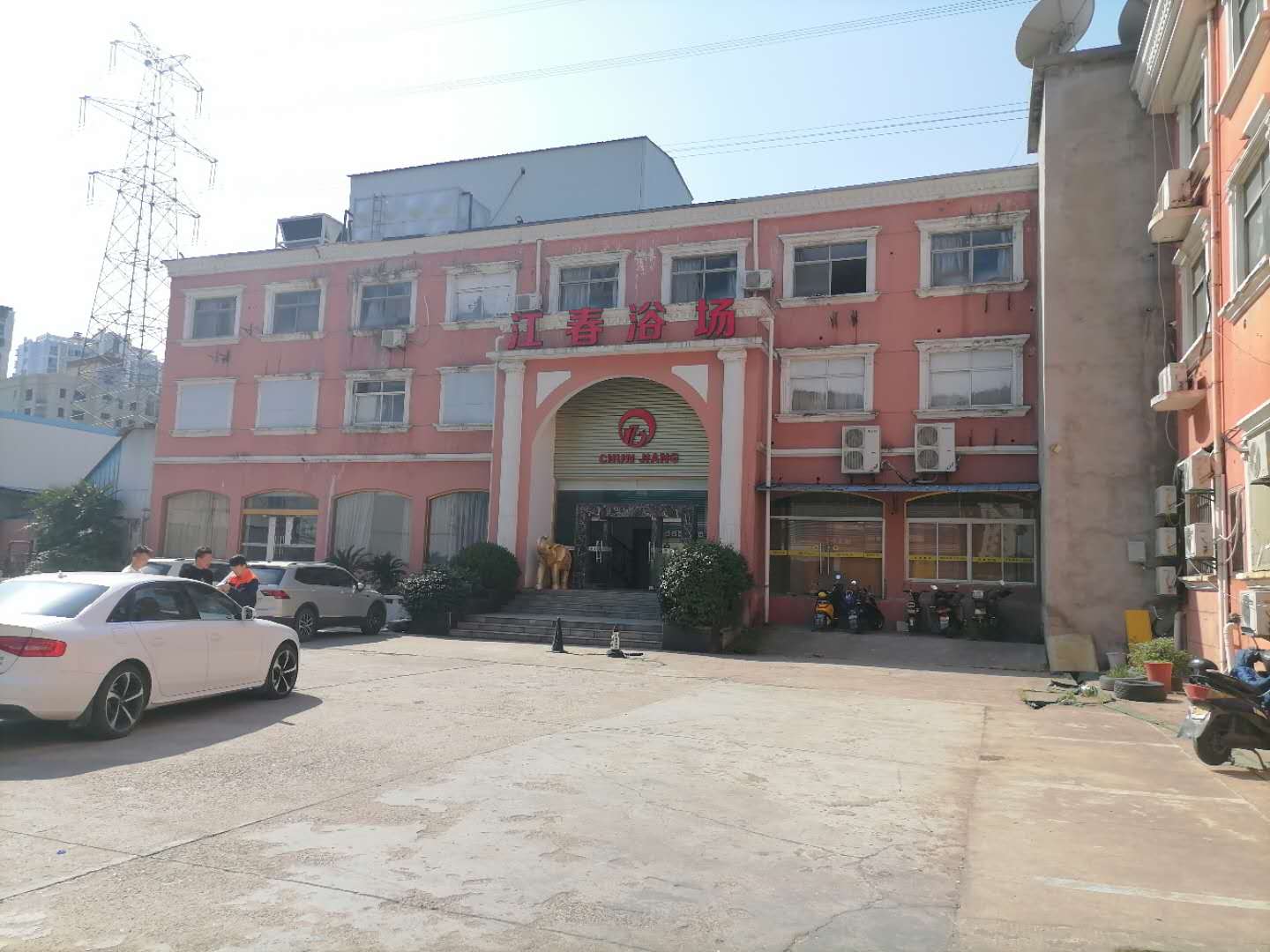 �±��������ٽ����̳��⣬��ҵ����