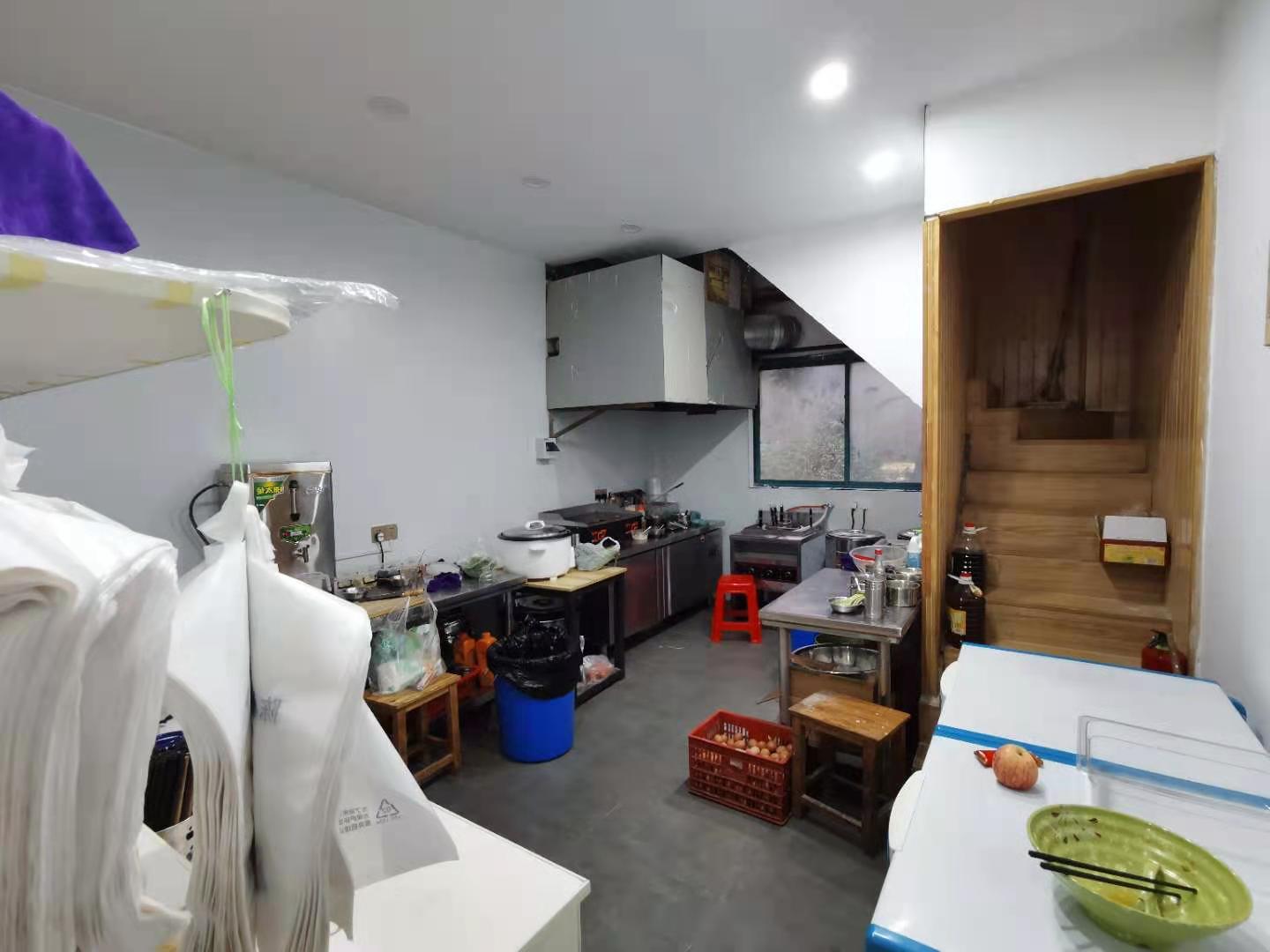 �±�����ٽ�С�Ե�ת��