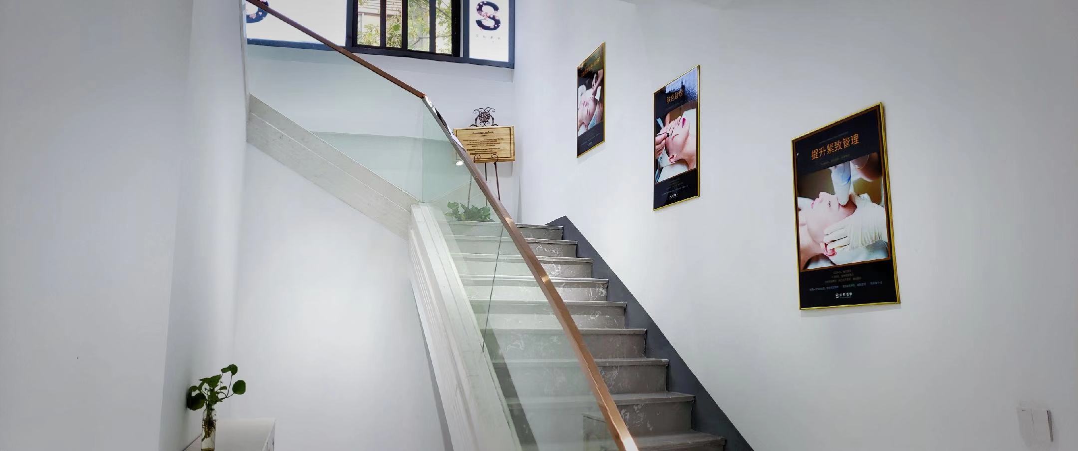 �±�����ٽ�����Ժת��  