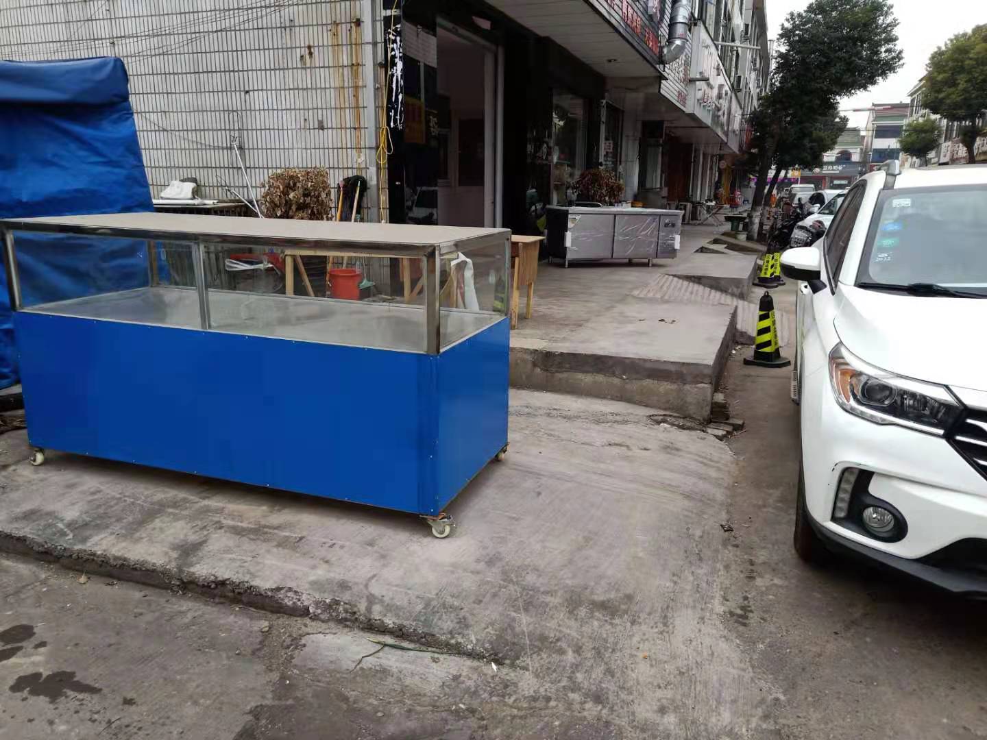 �����ɽ�Ų��г��ſ�±��ת����ҵ����  �ѳɽ�