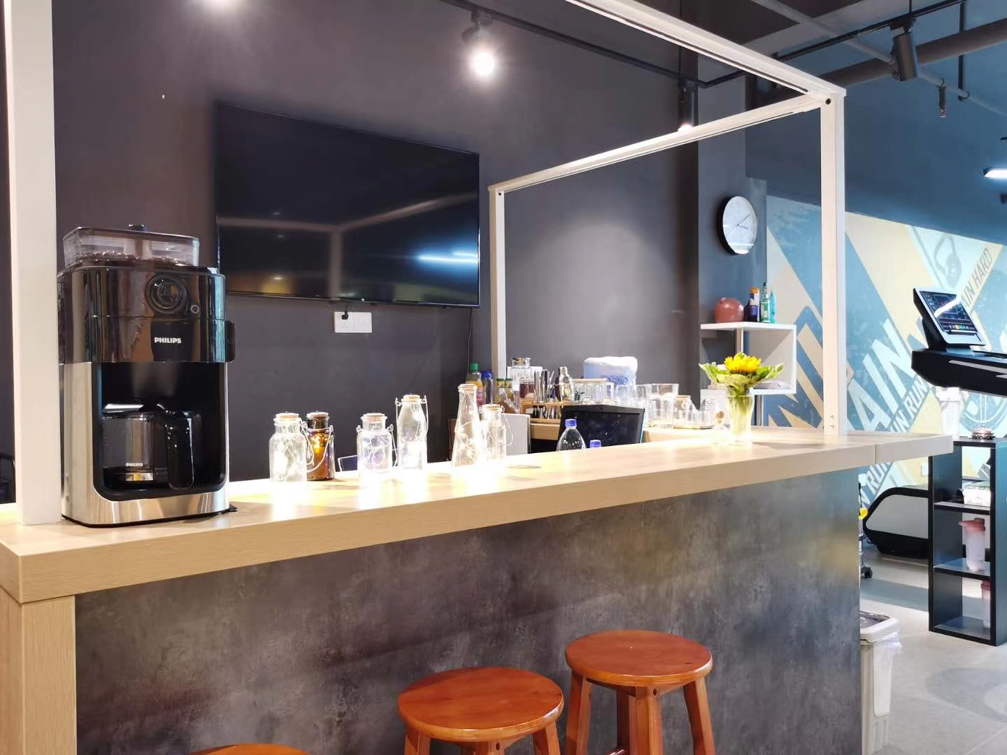 ��¥��㹫԰������ת��