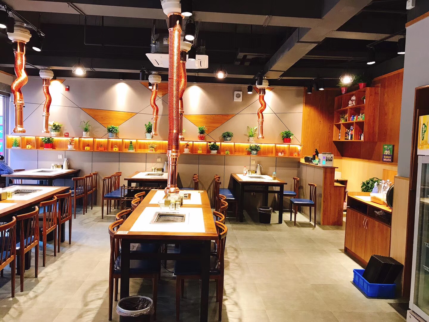 ���º�ǿ����ת����ҵ����