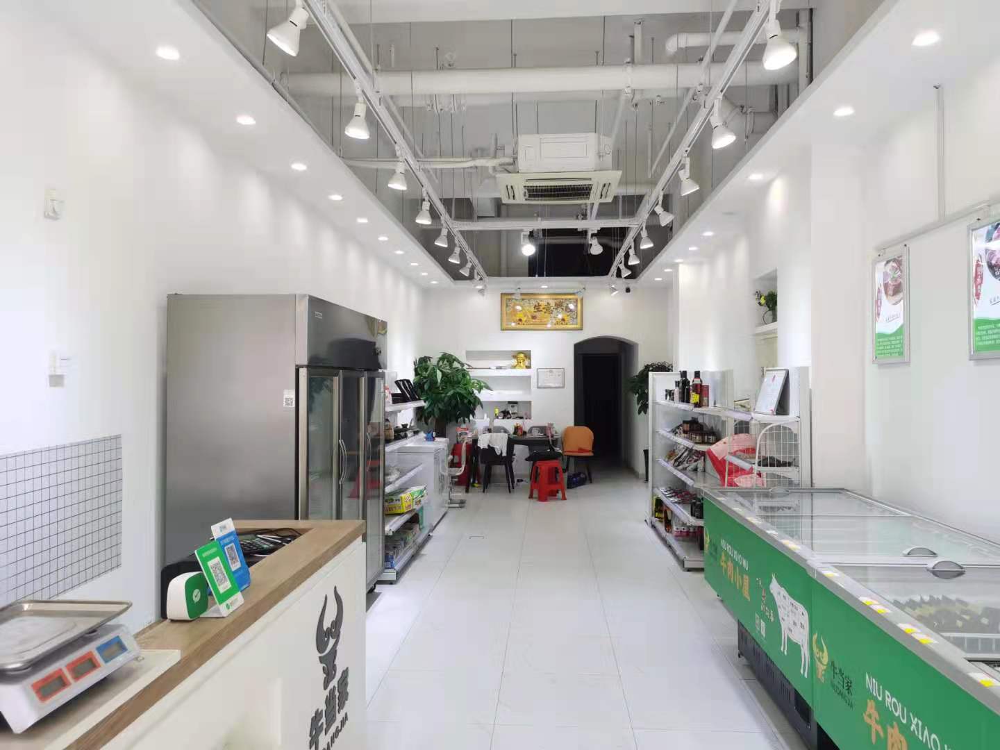 �±��ߵ�С��¥�¾�װ������ת��