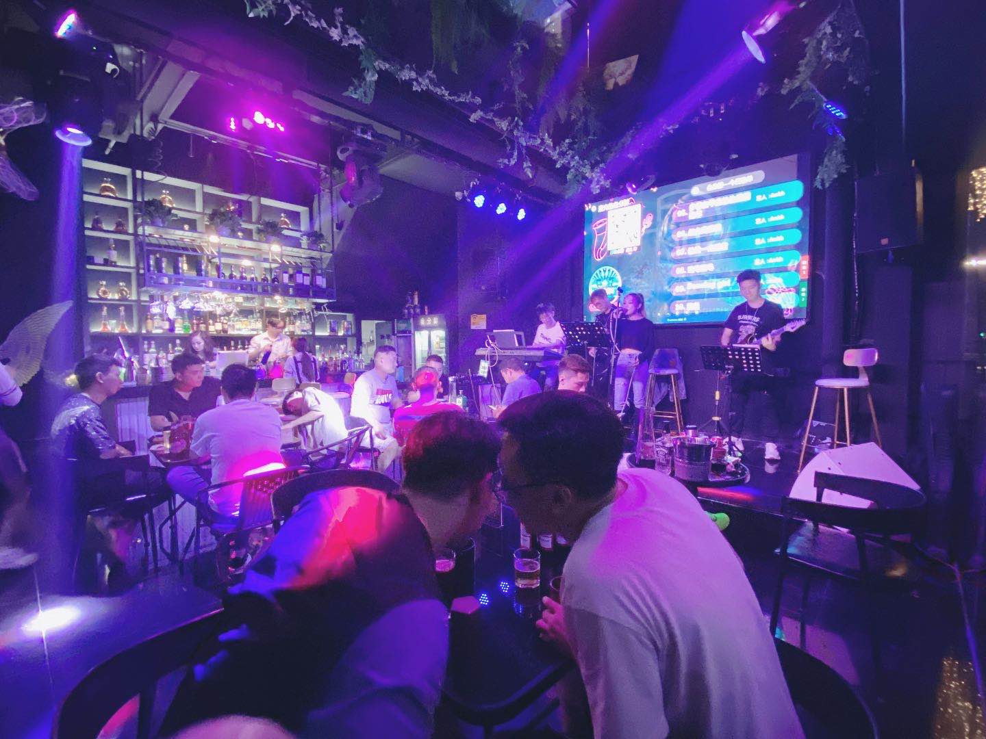 ��¥�����Ա߾ư�ת��