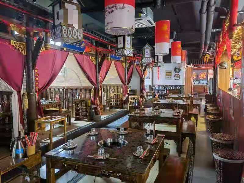 ��¥������԰�ٽִ�һ������ת��