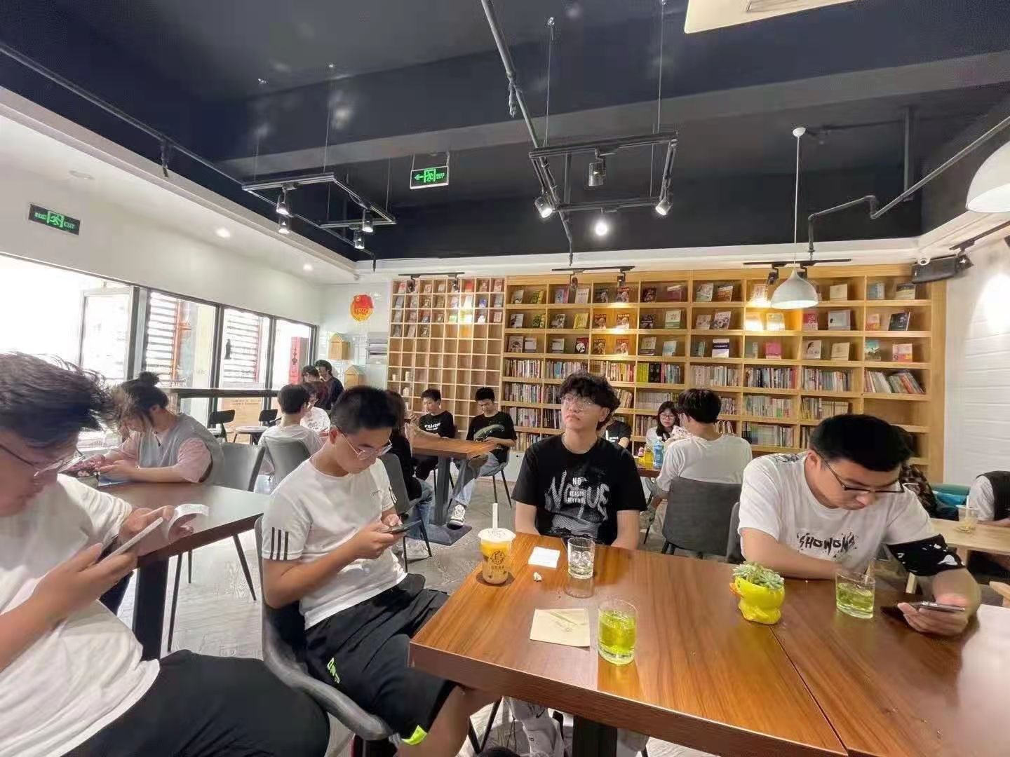 �±�����ѧУ�̲��ת��