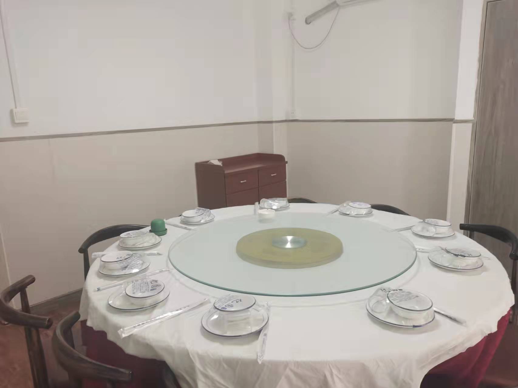 �������С���ſڵ�һ�ҷ���ת��