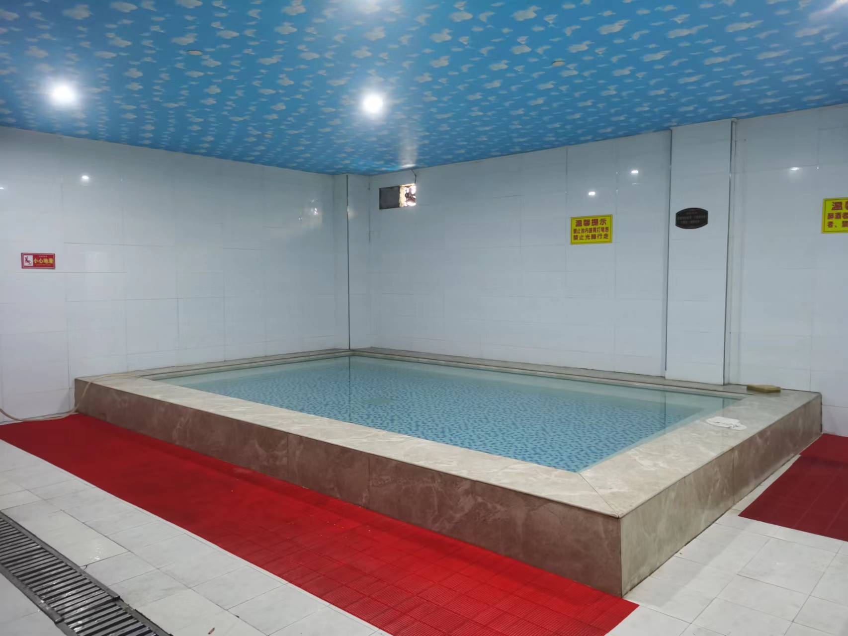 �����ξ�װ��ԡ��ת��