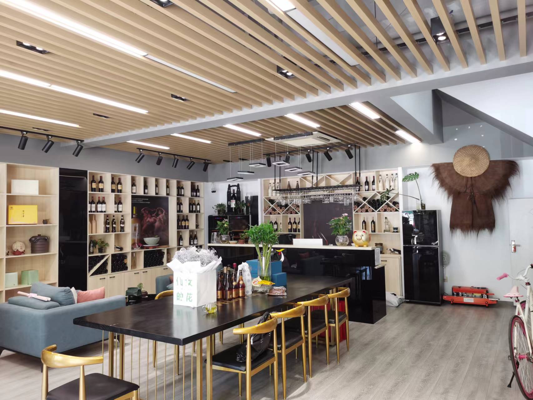 �����߸�װ���̾Ʋ�Ҷר����ת��