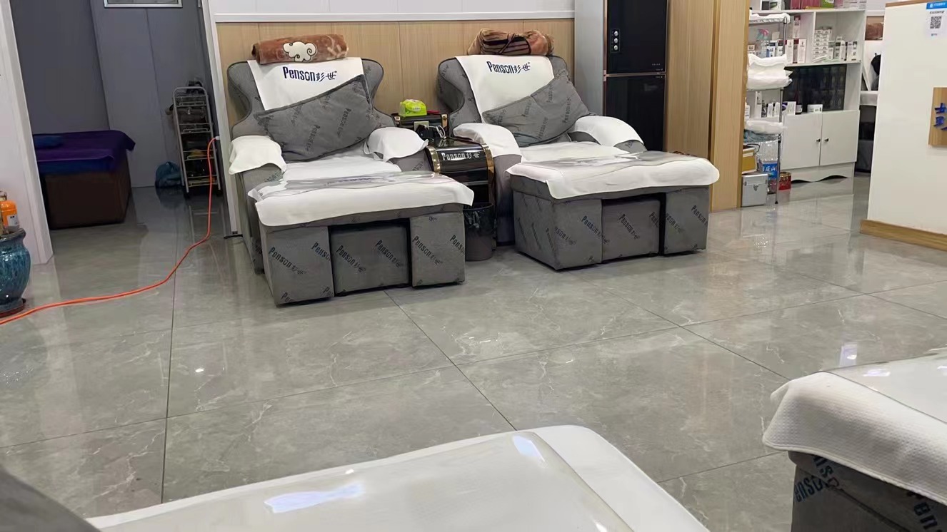 �±����Ų˳��Ծ�װ������ת��