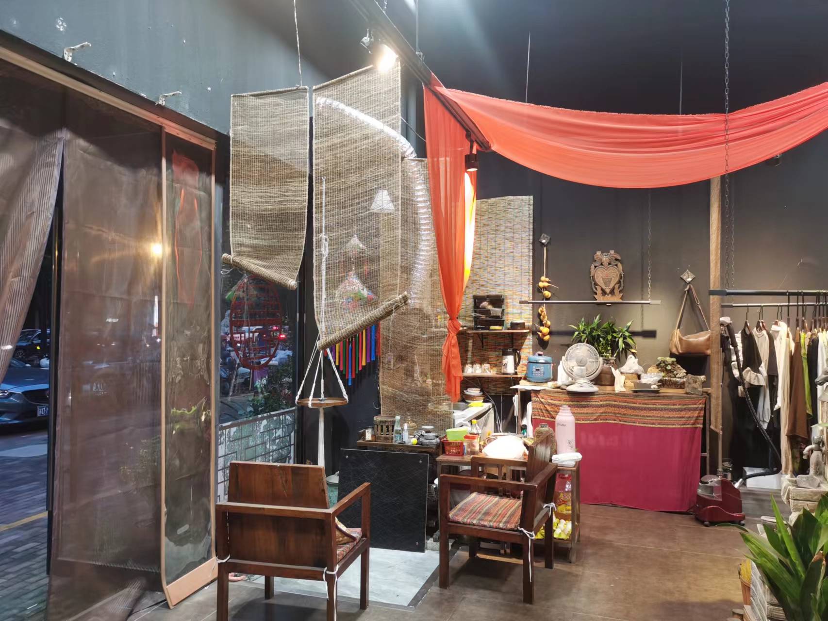 ��������ǺӾ�װ�޵���ת��