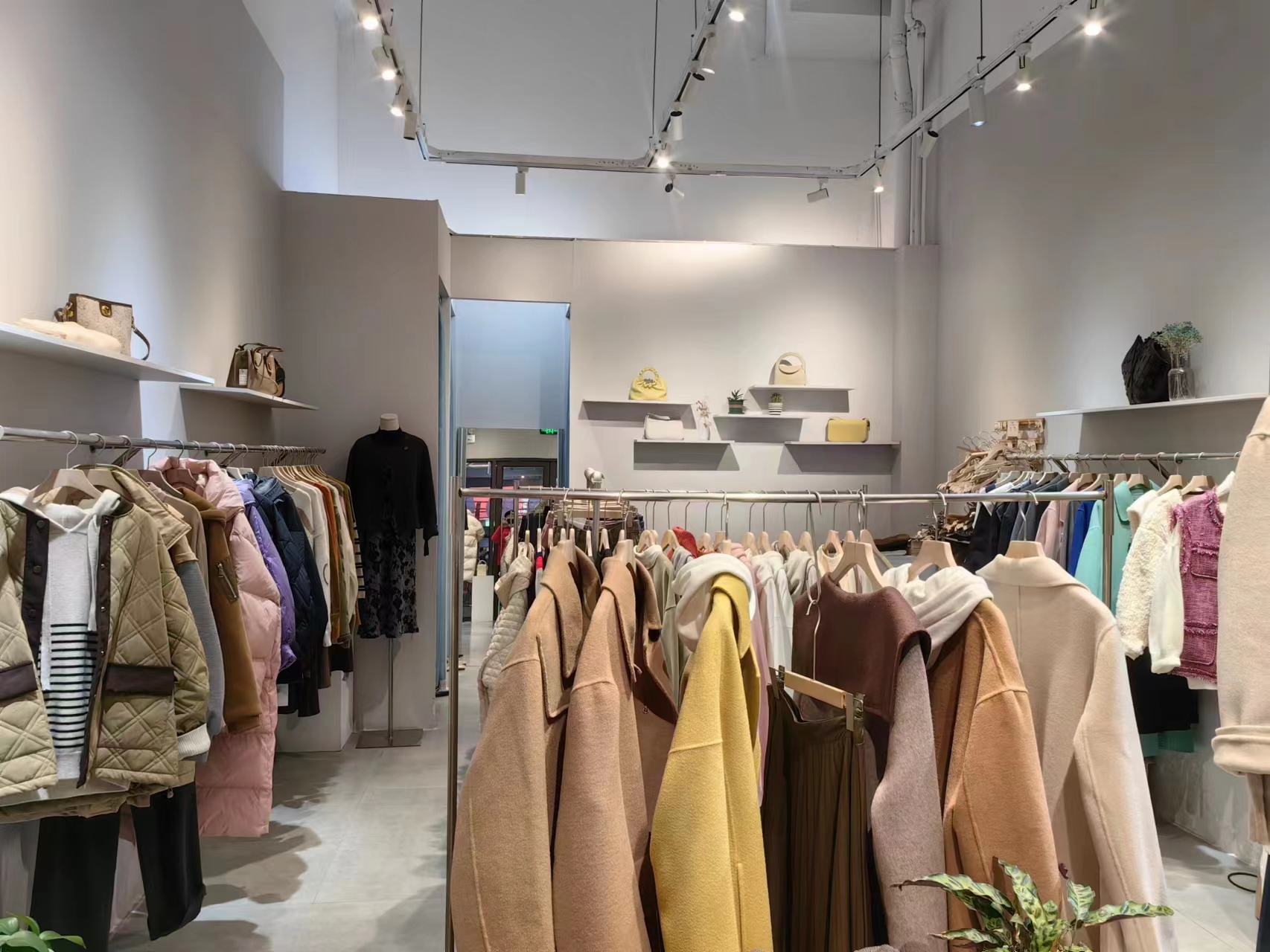 ����������ҵ�־�װ�޷�װ��ת��