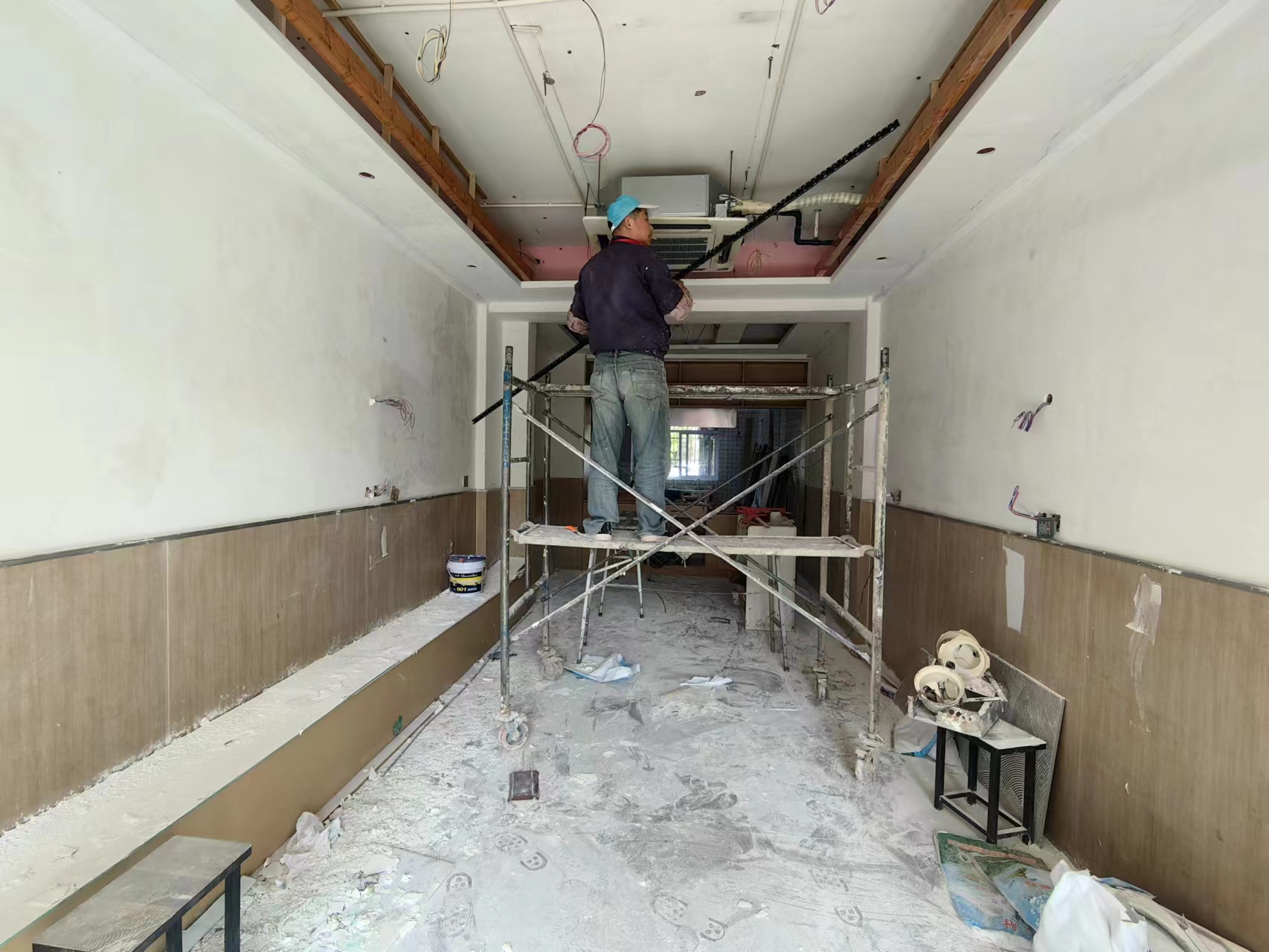 �±�����Բ�����ת��