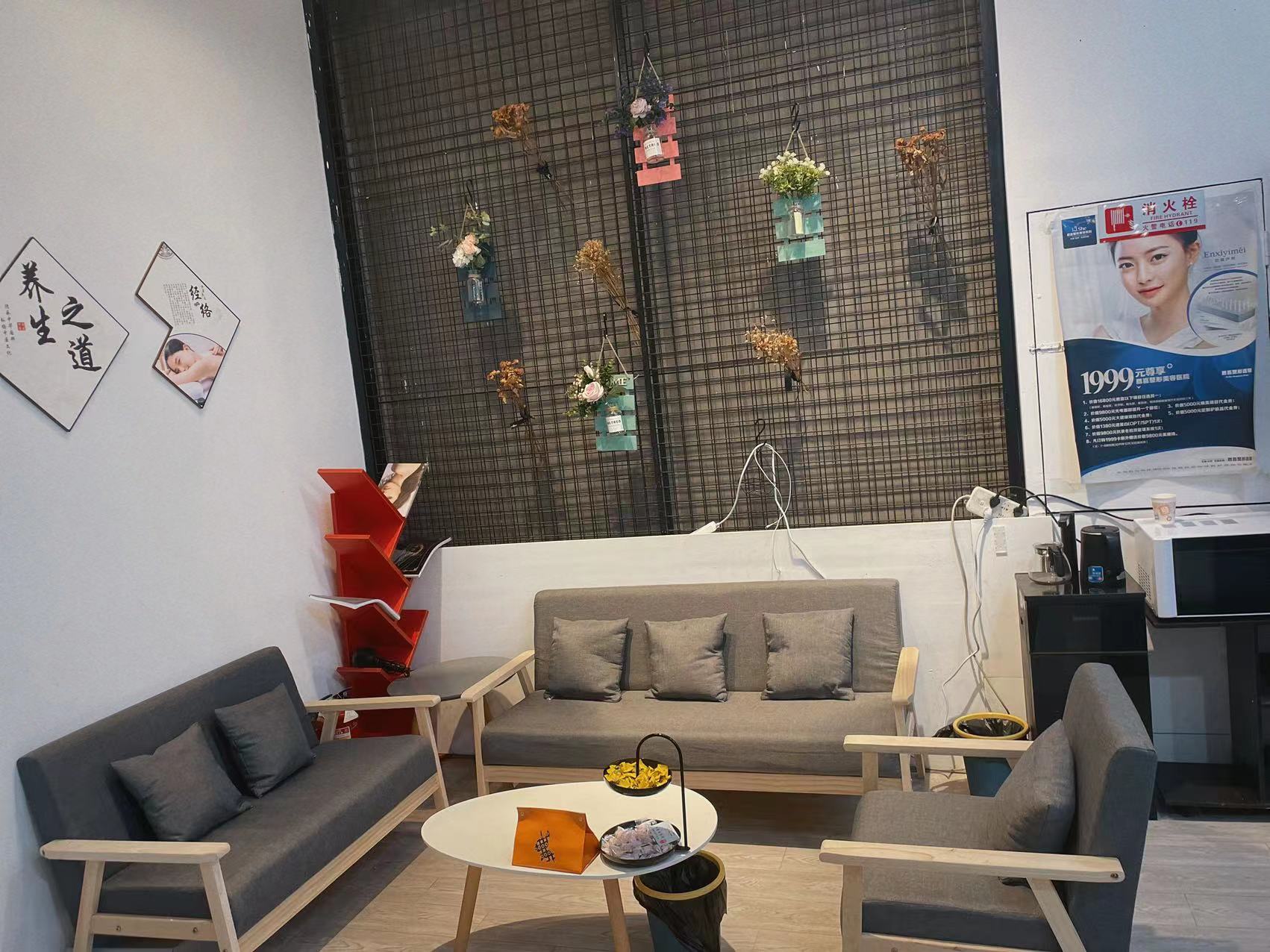 �±���ﾫװ������Ժת��