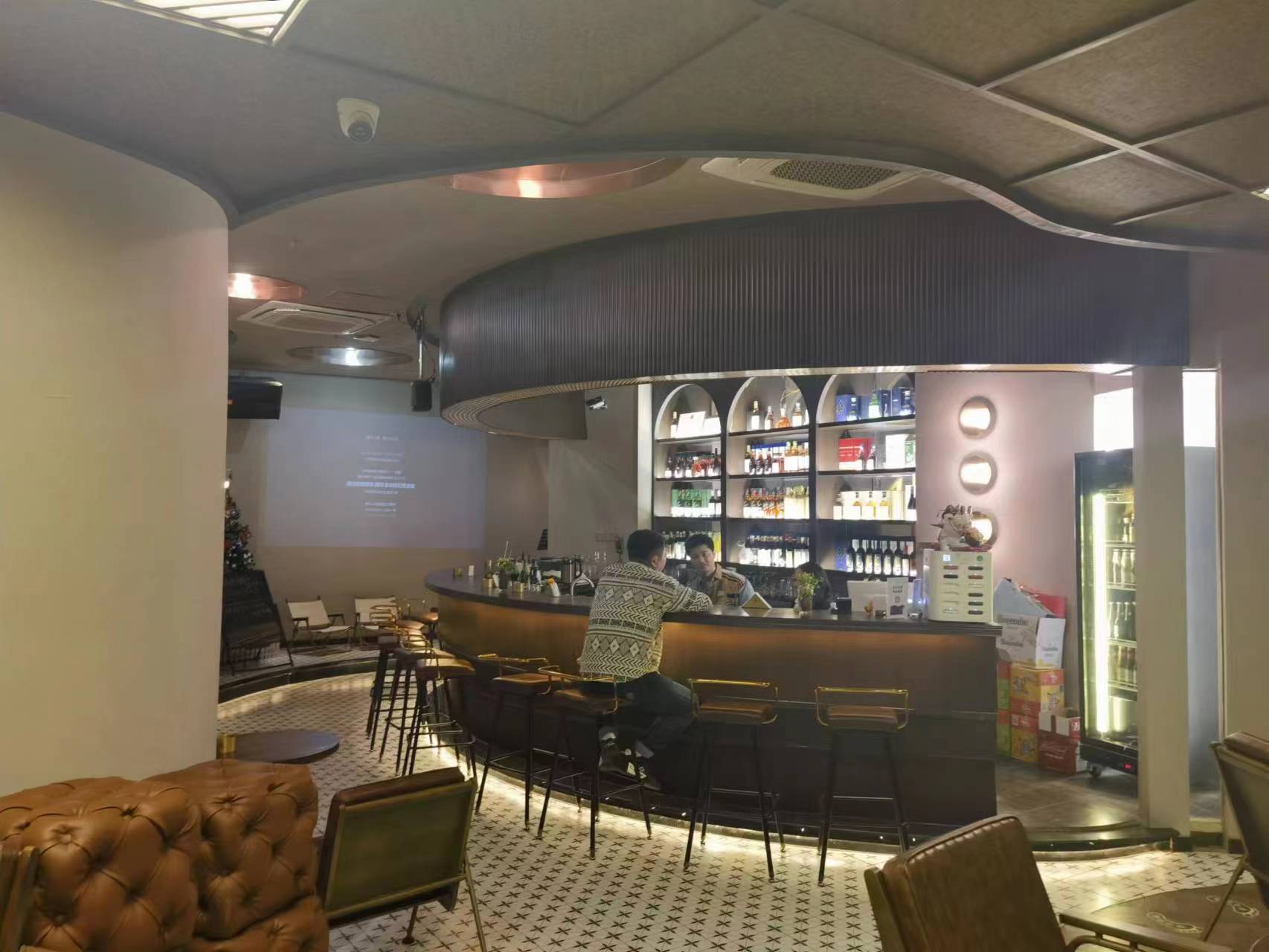 �±����Ź㳡�ٽ����ת��