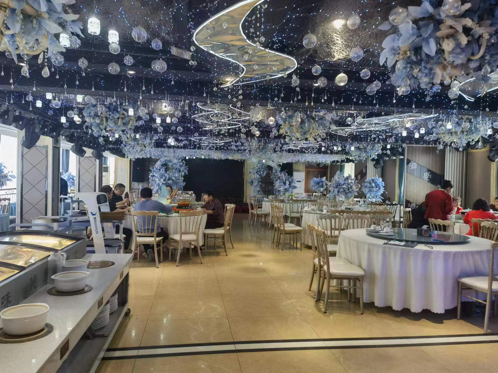 ��ʮ��·�ڹս����̶�����ۣ�������ת�ã�