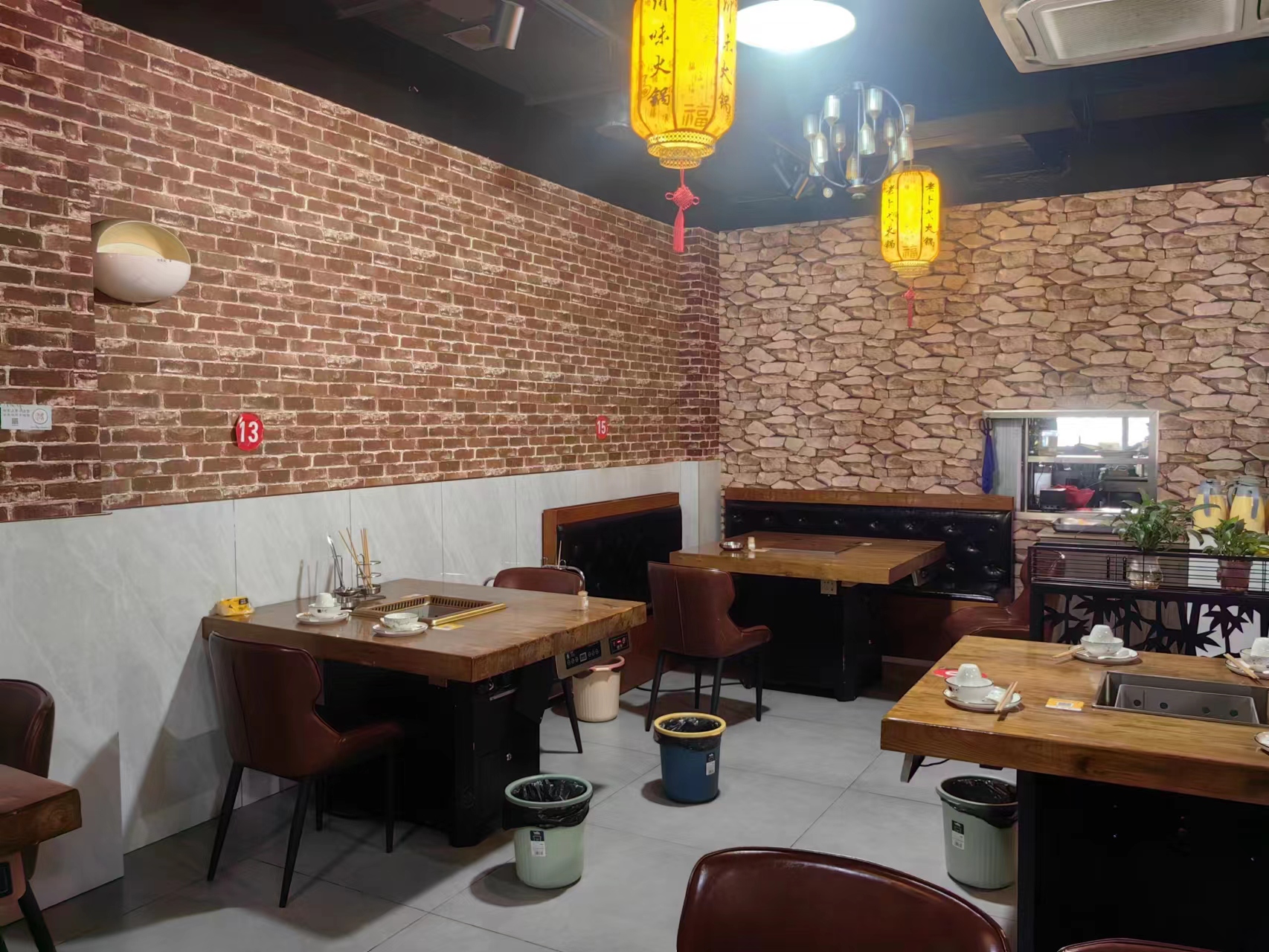 �����ξ�װ�޻��˽����ת��