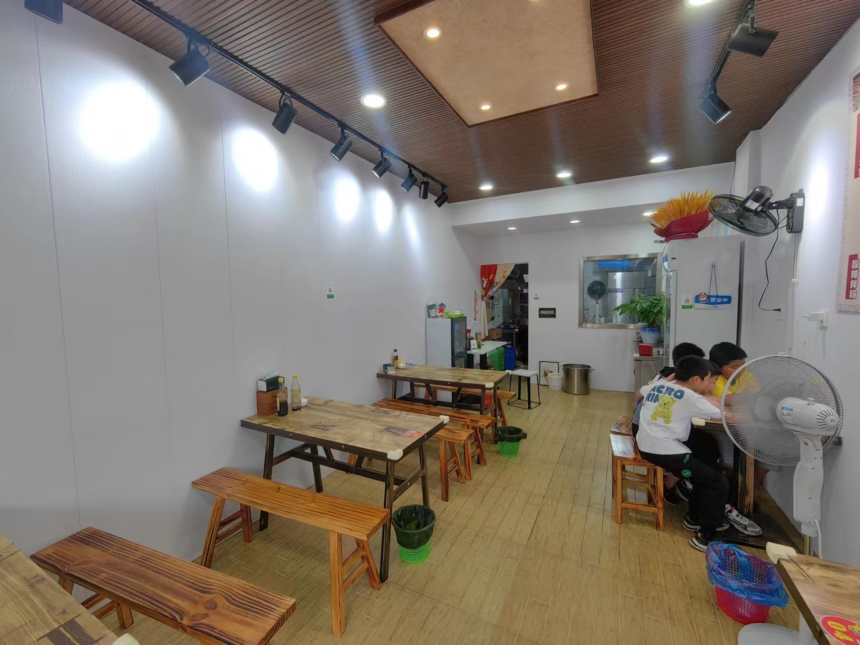 �������۾�װ��С�Ե�ת��