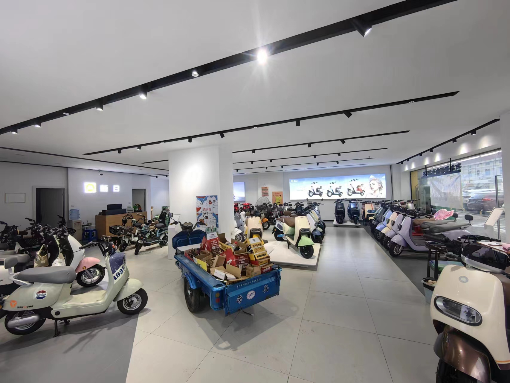 ����·�ڹսǾ�װ�޵���ת��