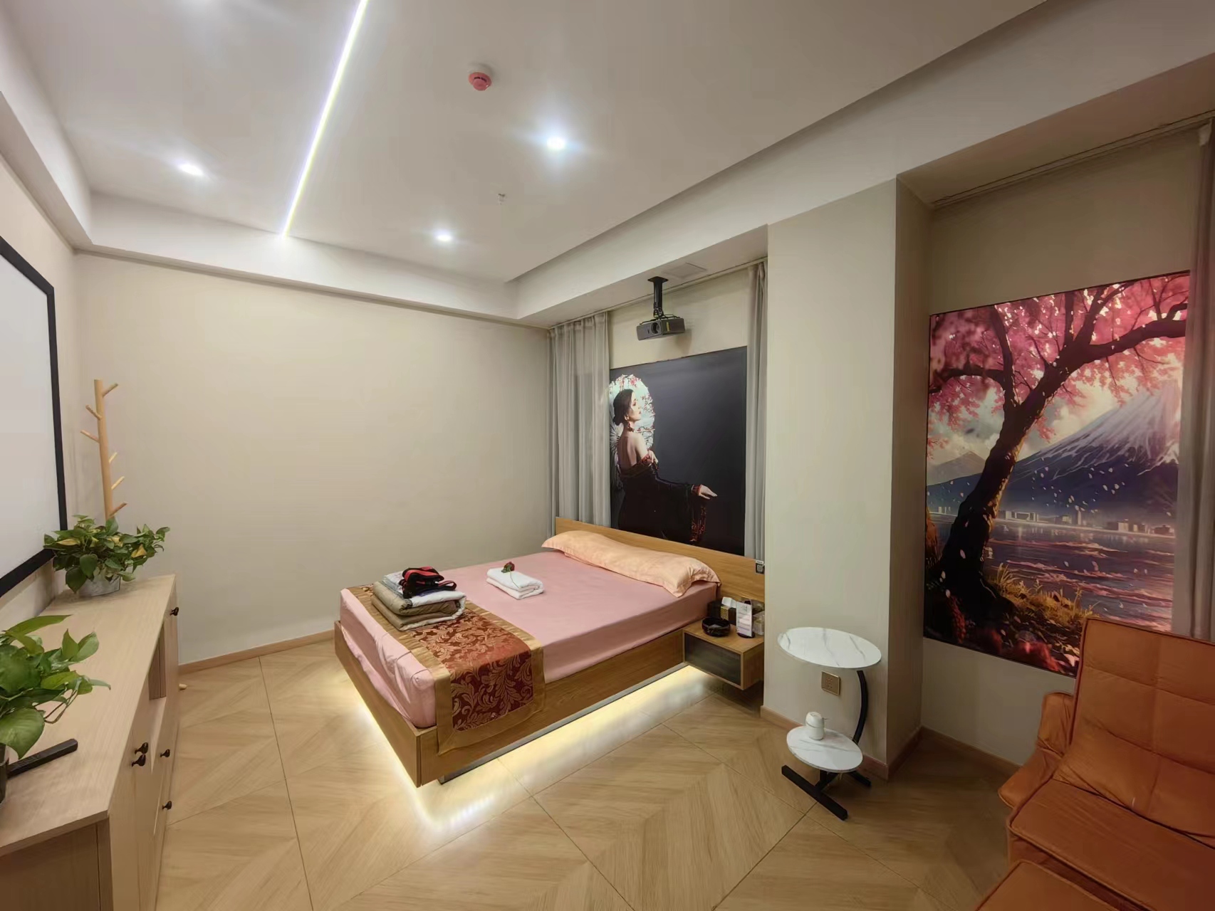 ��¥�ߵ�װ����ԡ����ת��