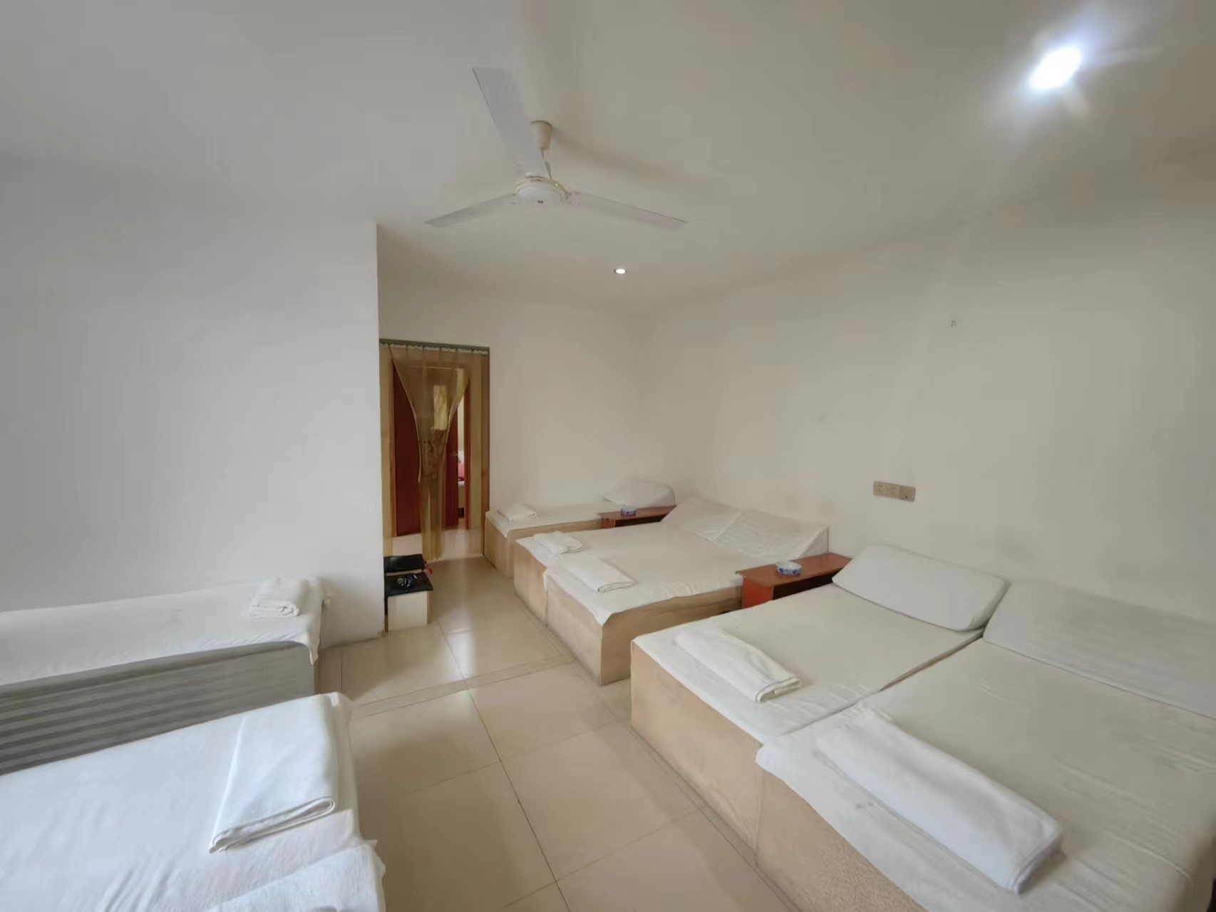 �±��Ӻ�ԡ��ת��