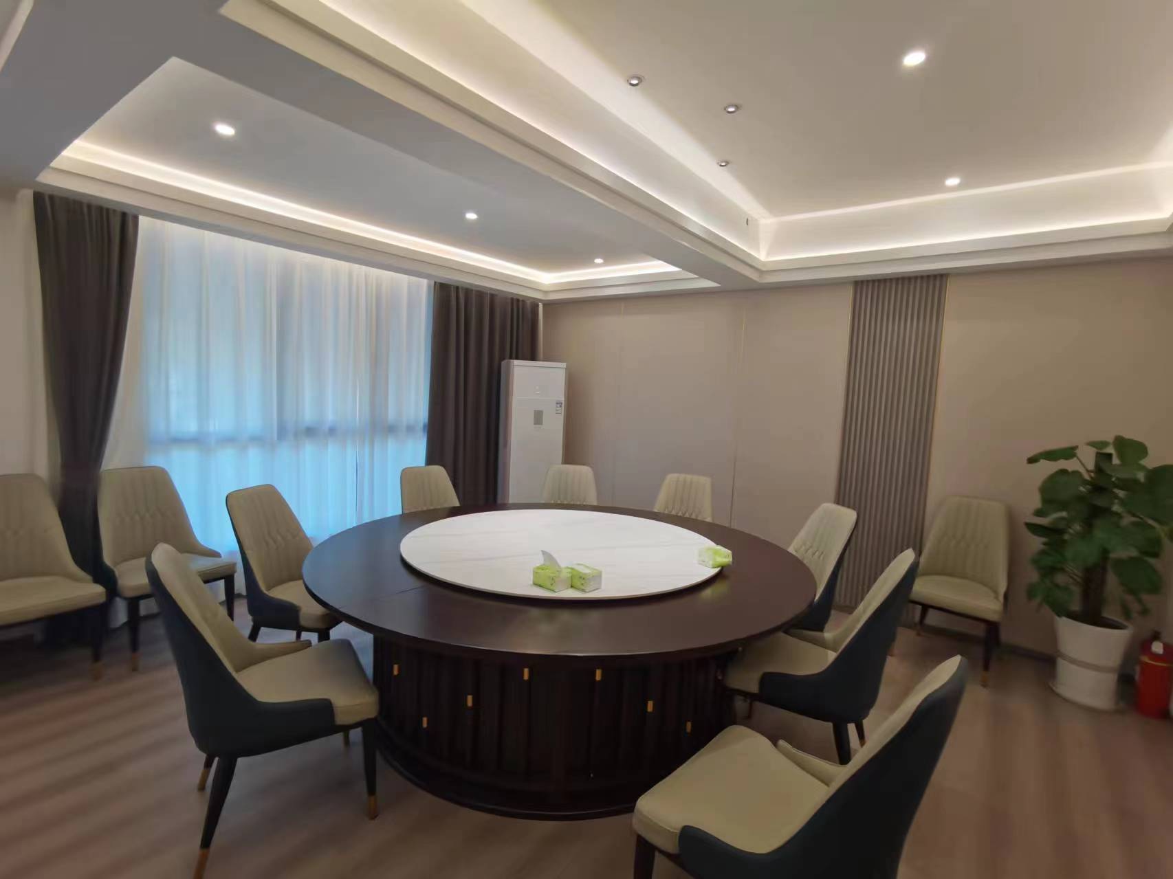 �������˽���˹�ת����ҵ����