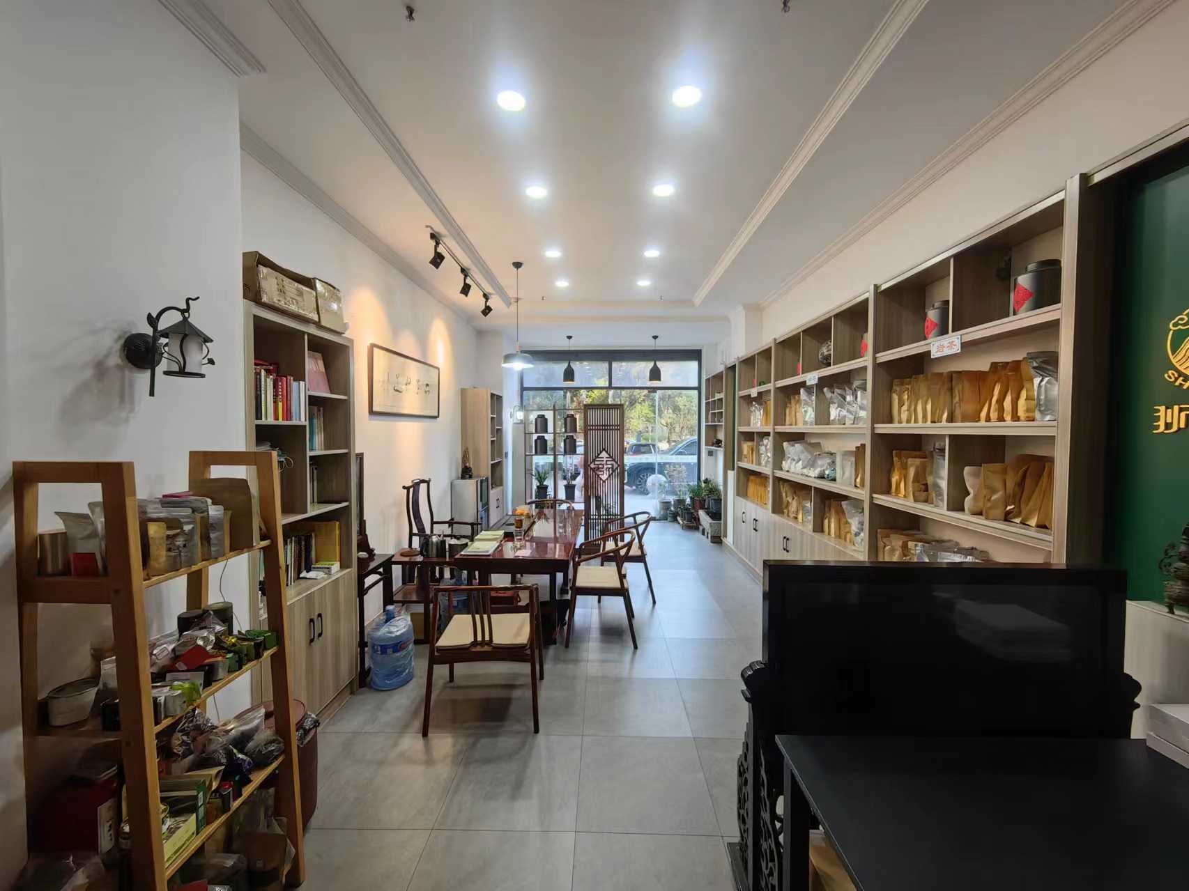 �±����Ź㳡��װ�޵���ת��