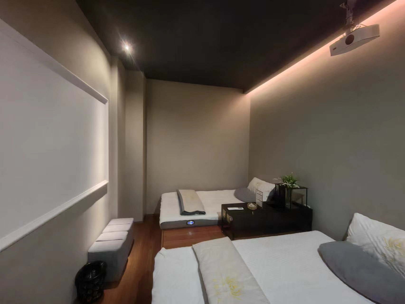 ���������װ����ԡ��ת��