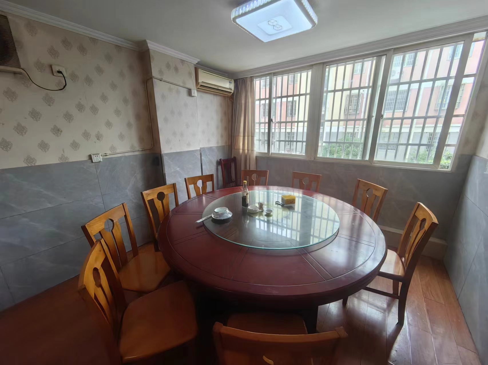 ��̳��Է������ת��