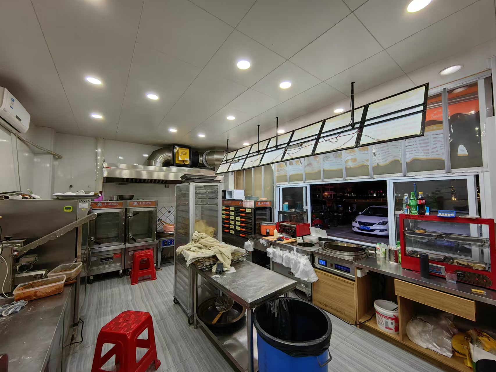 ��¥С���ſڵ�һ�Ҵ�һ��˫������͵�ת��