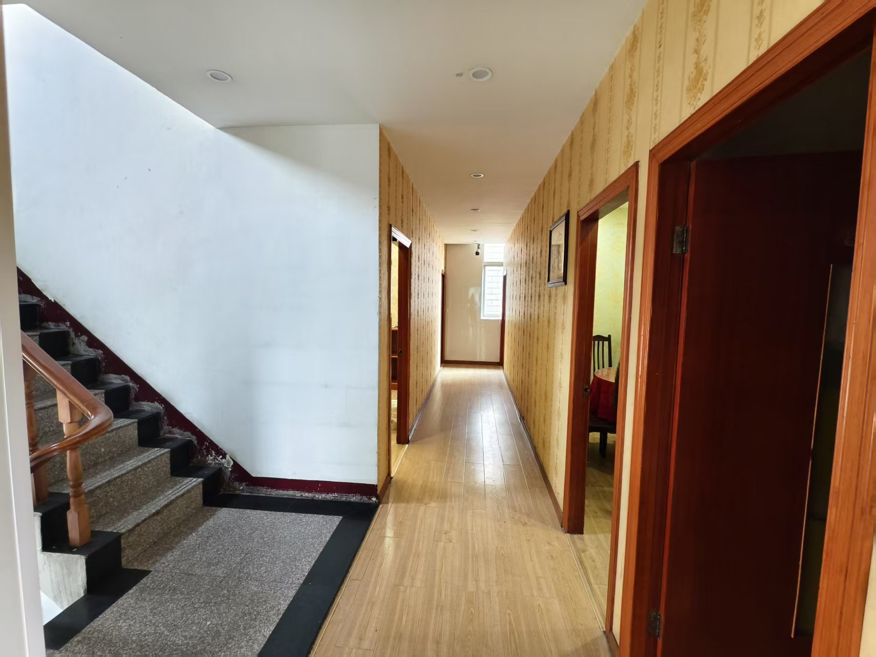 ��¥�ҳ��˹�ת��